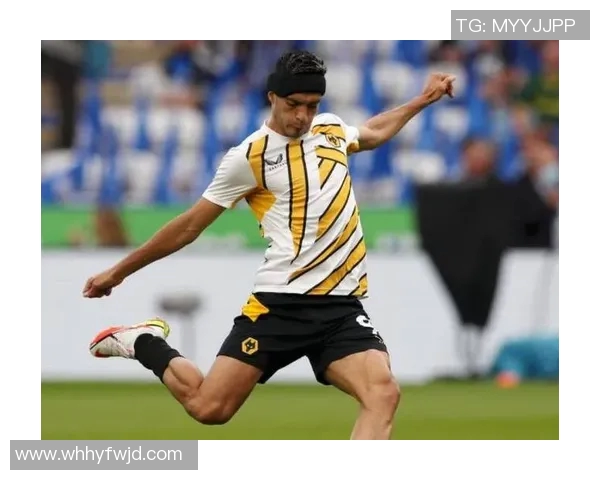 劳尔-希门尼斯第84分钟铲射制胜，狼队逆转胜利燃爆全场